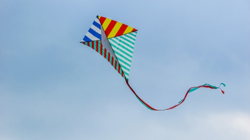 How to make a handmade kite this year!