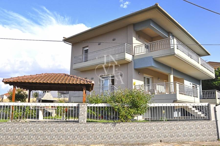 (Προς Πώληση) Κατοικία Μεζονέτα || Ν. Λάρισας/Λάρισα - 265 τ.μ, 4 Υ/Δ, 225.000€ 