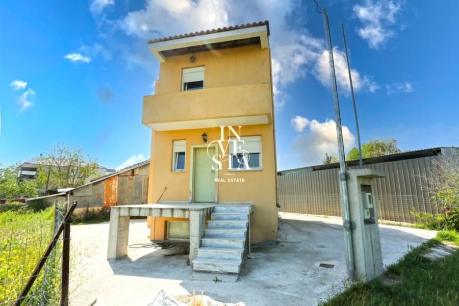 (Προς Πώληση) Κατοικία Μεζονέτα || Ν. Λάρισας/Νίκαια - 135 τ.μ, 3 Υ/Δ, 110.000€ 
